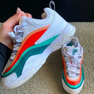 Retro Fila Sneakers | Only worn twice | Super comfortable.